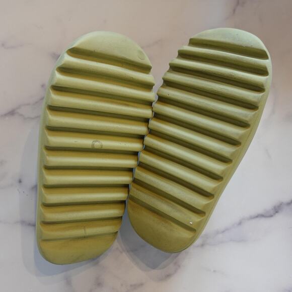 adidas Yeezy Slide Shoes Mens Size 7 Green Foam Slip On Sandals Ridged Outsole - Picture 5 of 7